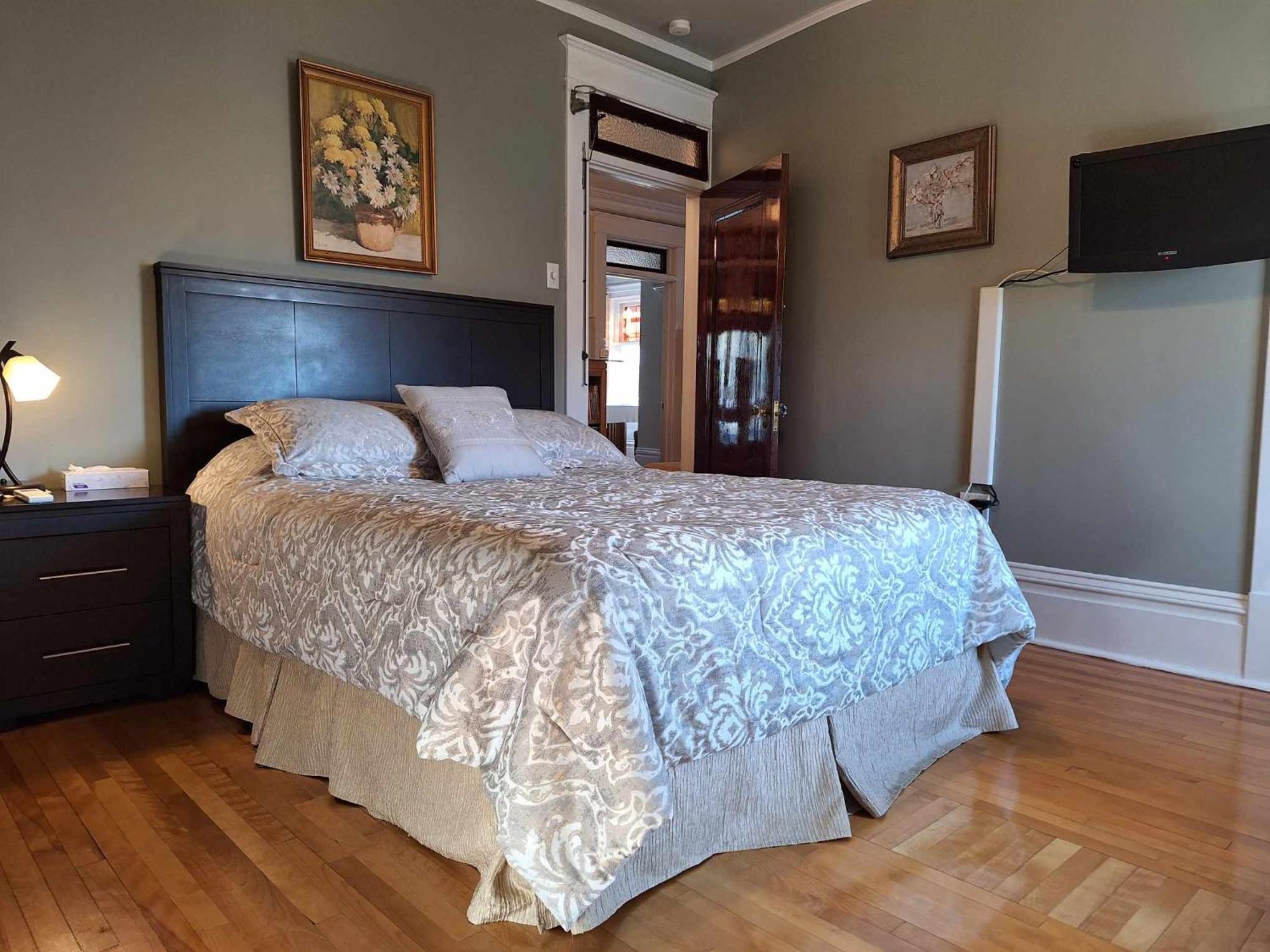 Le 100 St-Laurent Bed and Breakfast Louiseville Εξωτερικό φωτογραφία