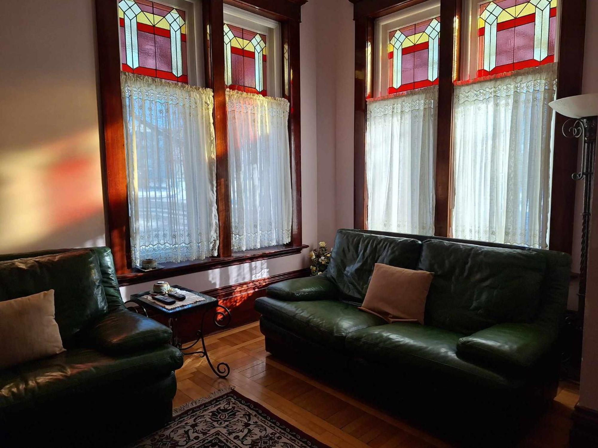 Le 100 St-Laurent Bed and Breakfast Louiseville Εξωτερικό φωτογραφία